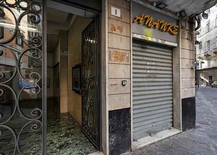 Art Near Lomellini Street By Wonderful Italy * Genua